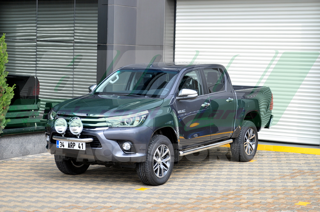 Praguri laterale inox Toyota Hilux 2006+ Praguri laterale inox Toyota Hilux 2006+